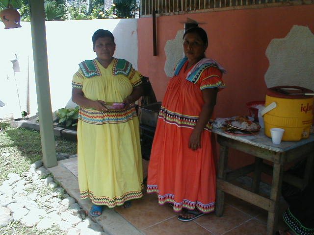 Naguas ngäbe de colores